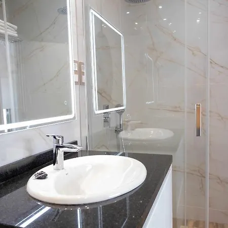 Διαμέρισμα Luxury Sabi Con Garaje. *